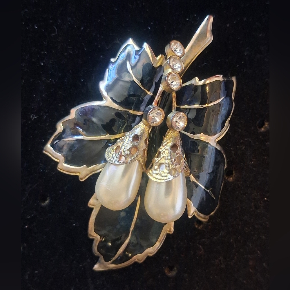 Elegant Black and Gold Leaf Brooch With Faux Pearls